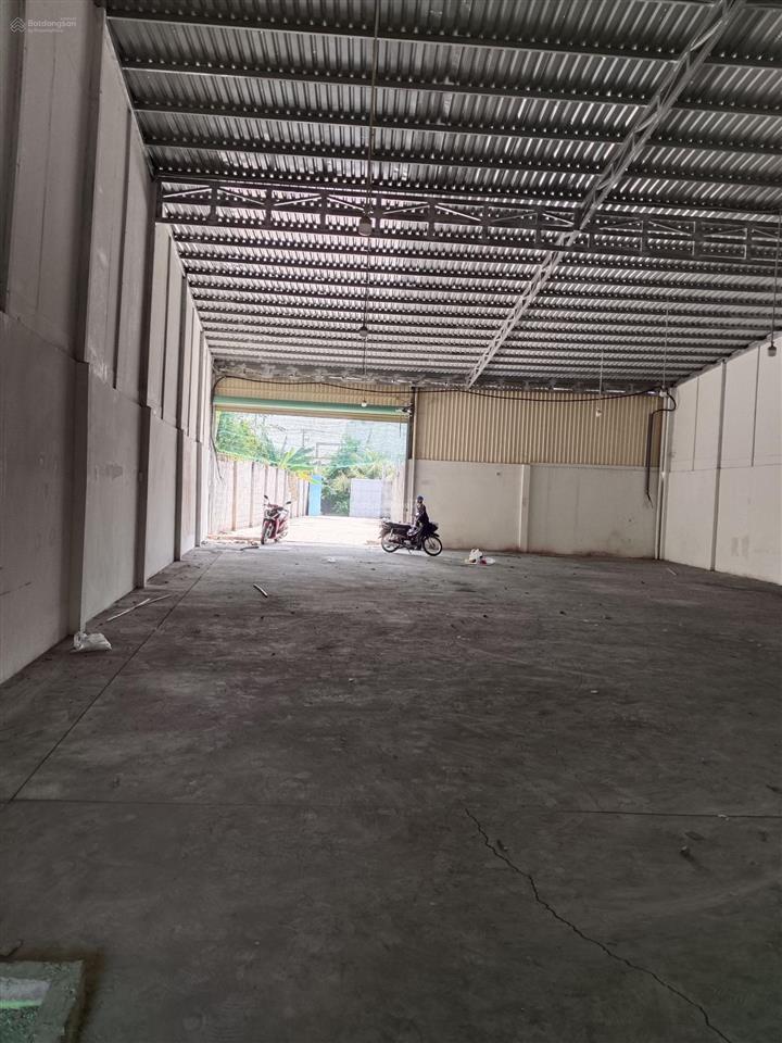 Cho thuê nhà xưởng gần cầu vượt củ chi, dt 500m2, giá 15tr/tháng