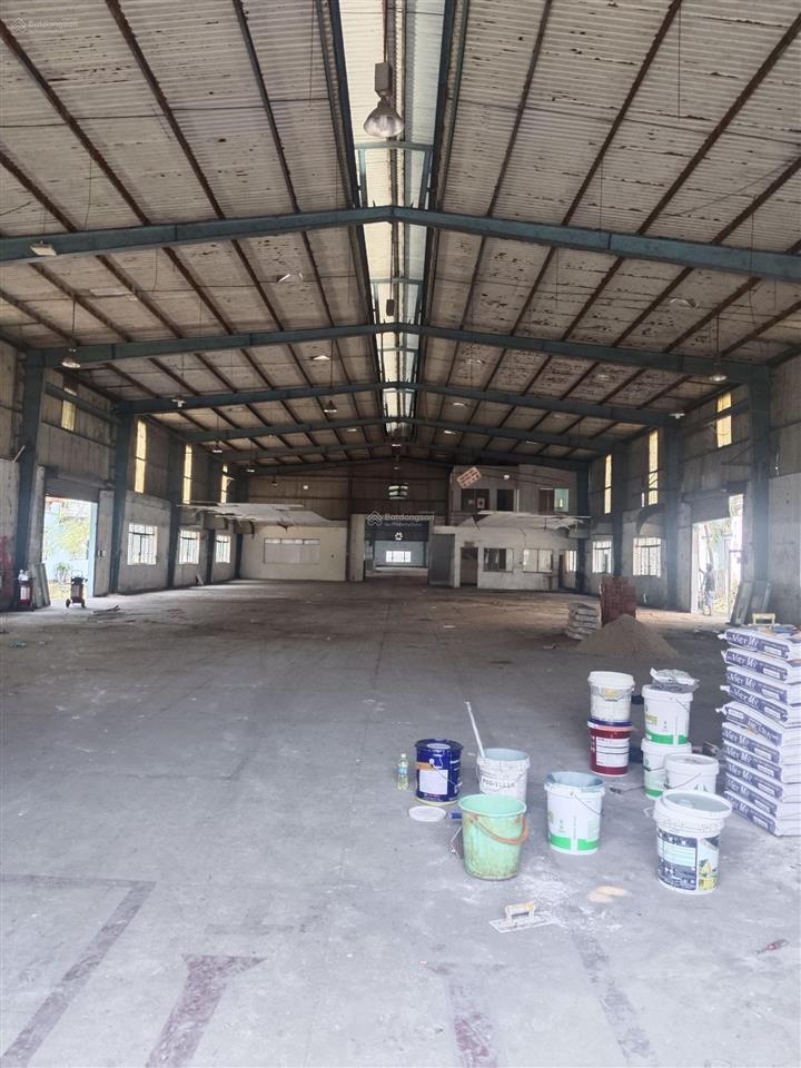 Bán đất và nhà xưởng dt 140x120=16515m2, có 2000m2 nhà xưởng, giá 97.43 tỷ