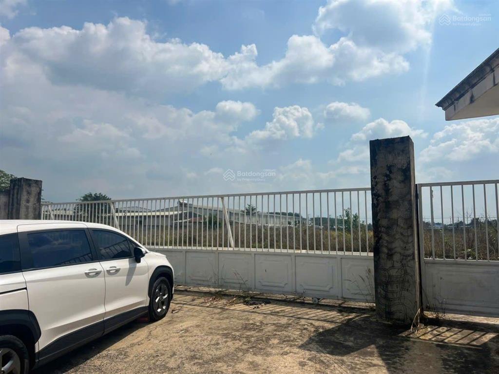 Bán đất trong kcn trạng bàng tây ninh, dt đất 88x130=11.000m2, giá 41 tỷ