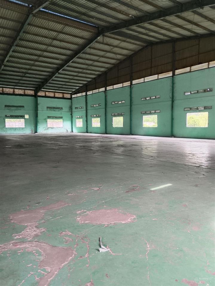 Cho thuê nhà xưởng gần khúc ngã tư tân quý, củ chi, dt xưởng 5400m2, giá 210tr/tháng