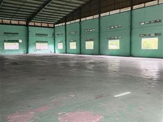 Cho thuê nhà xưởng gần khúc ngã tư tân quý củ chi, dt xưởng 5400m2, giá 210tr/tháng