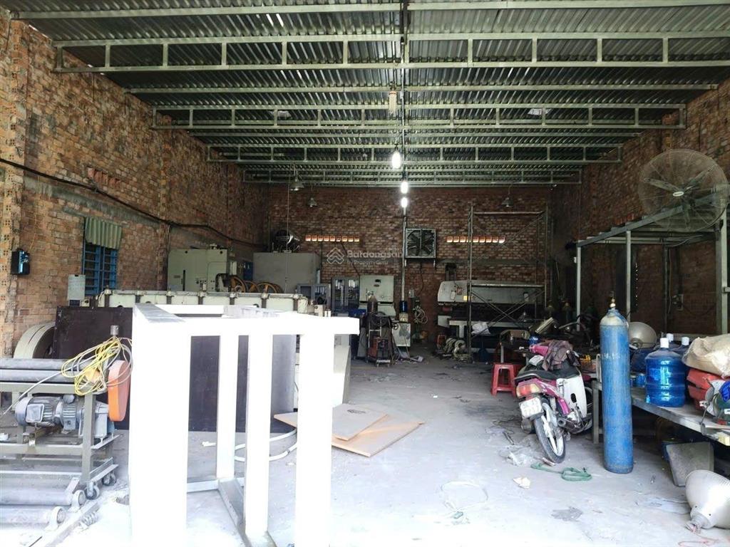 Cho thuê nhà xưởng 1/ nguyễn thị lắng tân phú trung củ chi, dt xưởng 200m2, giá 6tr/tháng