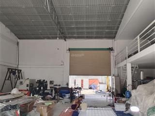 Cho thuê nhà xưởng gần cầu lớn hóc môn, dtkv 1000m2, xây dựng 500m2, giá 18tr/tháng