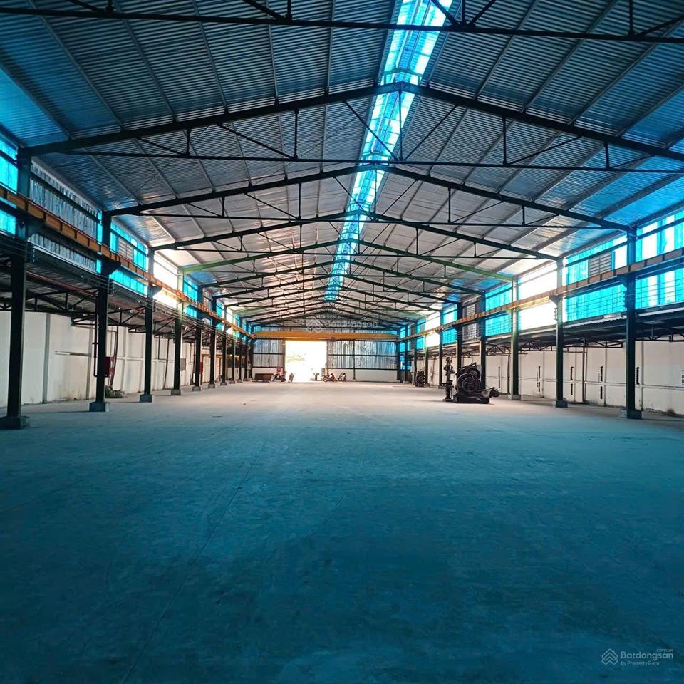 Cho thuê nhà xưởng trần đại nghĩa bình tân, dtkv 10.000m2, xây dựng 2500m2, giá 200tr