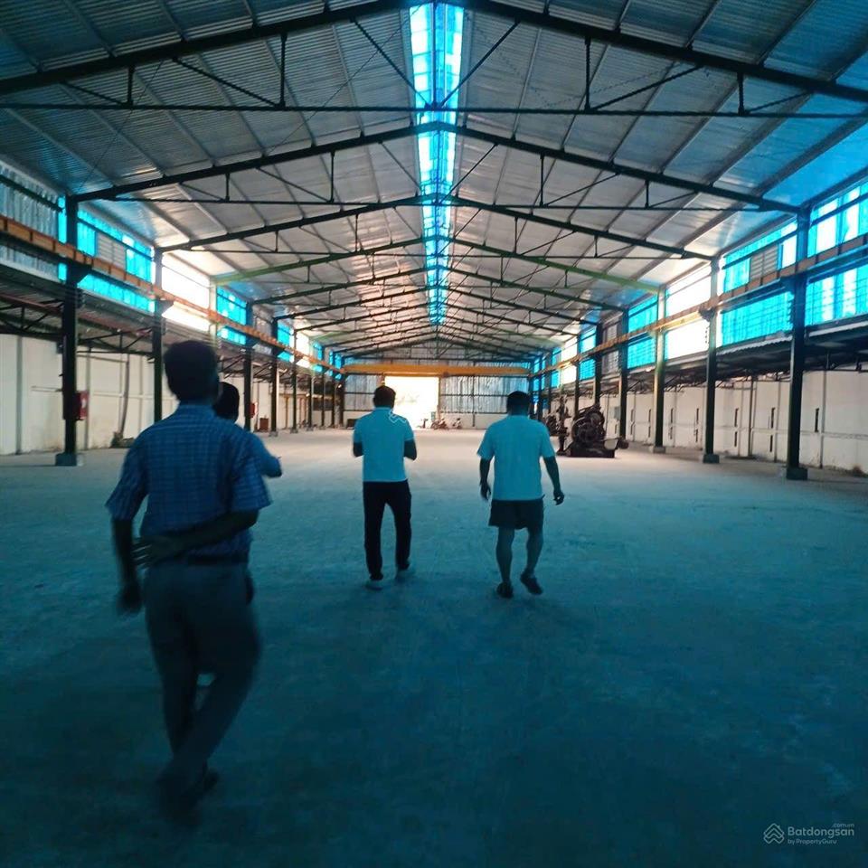 Cho thuê nhà xưởng trần đại nghĩa bình tân, dtkv 10.000m2, xây dựng 2500m2, giá 200tr