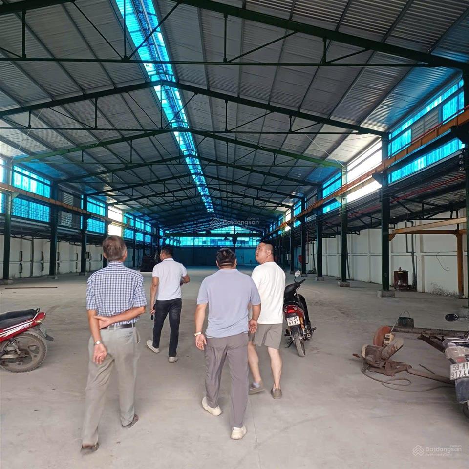 Cho thuê nhà xưởng trần đại nghĩa bình tân, dtkv 10.000m2, xây dựng 2500m2, giá 200tr