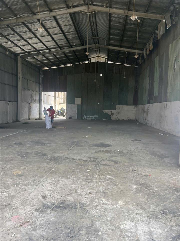 Cho thuê nhà xưởng ql1a, dt xưởng 300m2, giá 25tr/tháng