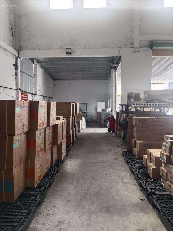 Cho thuê nhà xưởng gần cầu lớn hóc môn, dtkv 1000m2, xây dựng 600m2, giá 18tr/tháng