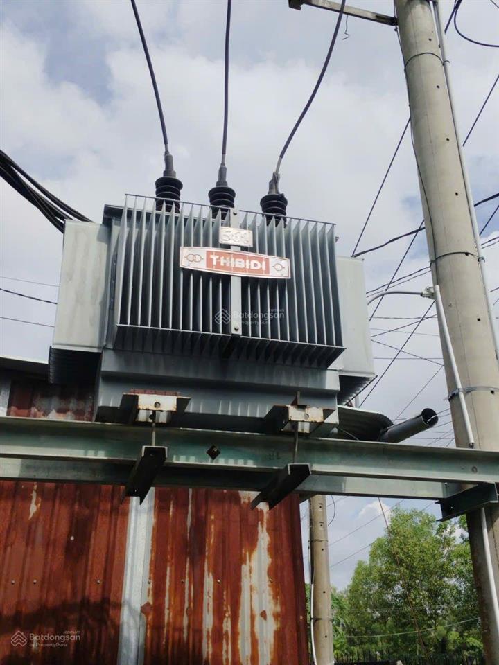 Cho thuê nhà xưởng gần hóc môn, dt xưởng 900m2, trạm điện 250kva, giá 32tr/tháng