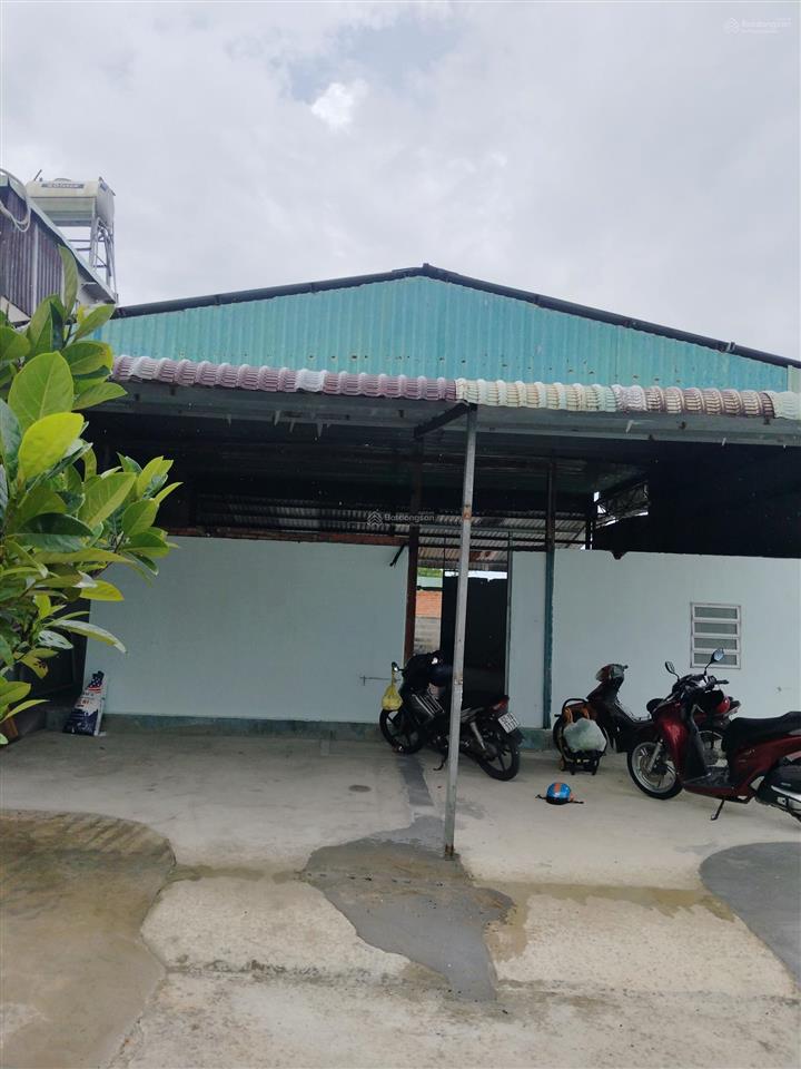 Cho thuê nhà xưởng thới tam thôn hóc môn, dtkv 1200m2, xây dựng 500m2, giá 33tr/tháng