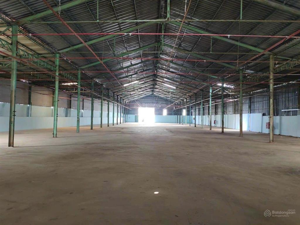 Cho thuê nhà xưởng hóc môn, dtkv 3800m2, xây dựng 3450m2, giá 170tr/tháng( còn thương lượng)