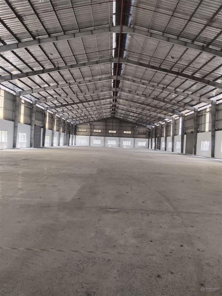 Cho thuê nhà xưởnng trong kcn đức hòa long an, dtkv 5000m2, xây dựng 3000m2, giá 82.432đ/m2/th