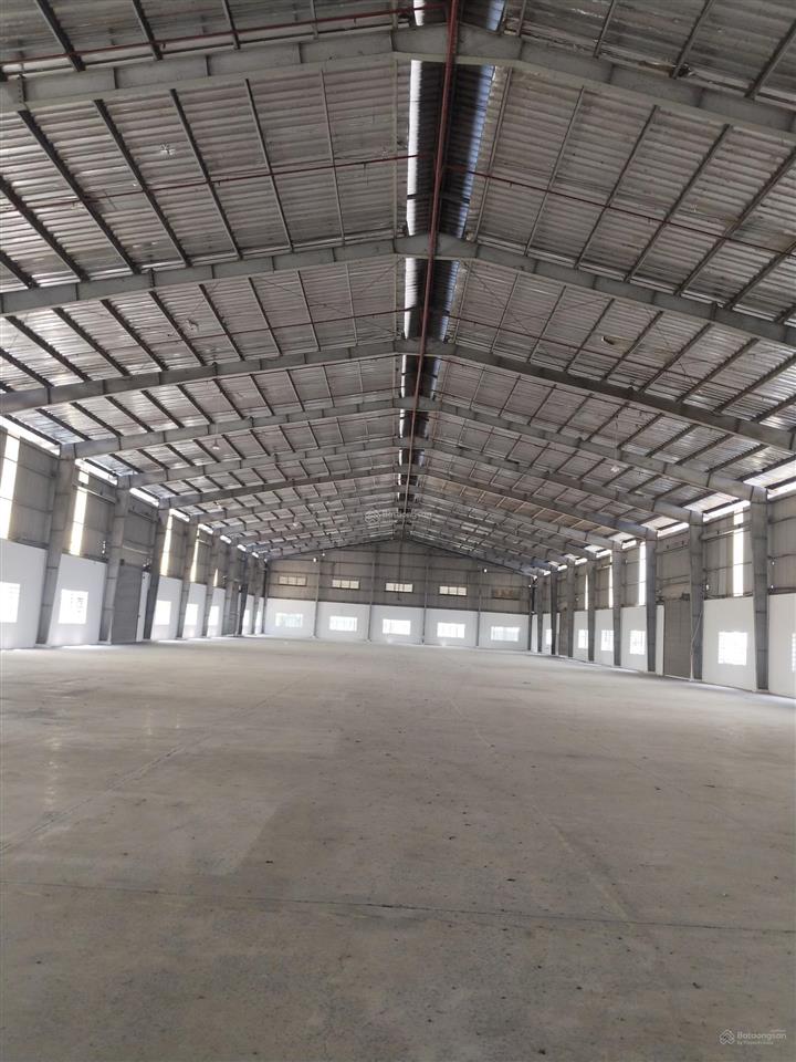 Cho thuê nhà xưởnng trong kcn đức hòa long an, dtkv 5000m2, xây dựng 3000m2, giá 82.432đ/m2/th