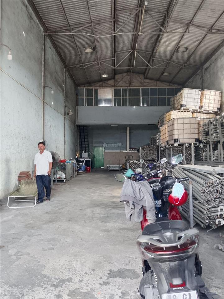 Cho thuê nhà xưởng mt đường dương công khi, tân hiệp hóc môn, dt 280m2, giá 19tr/tháng