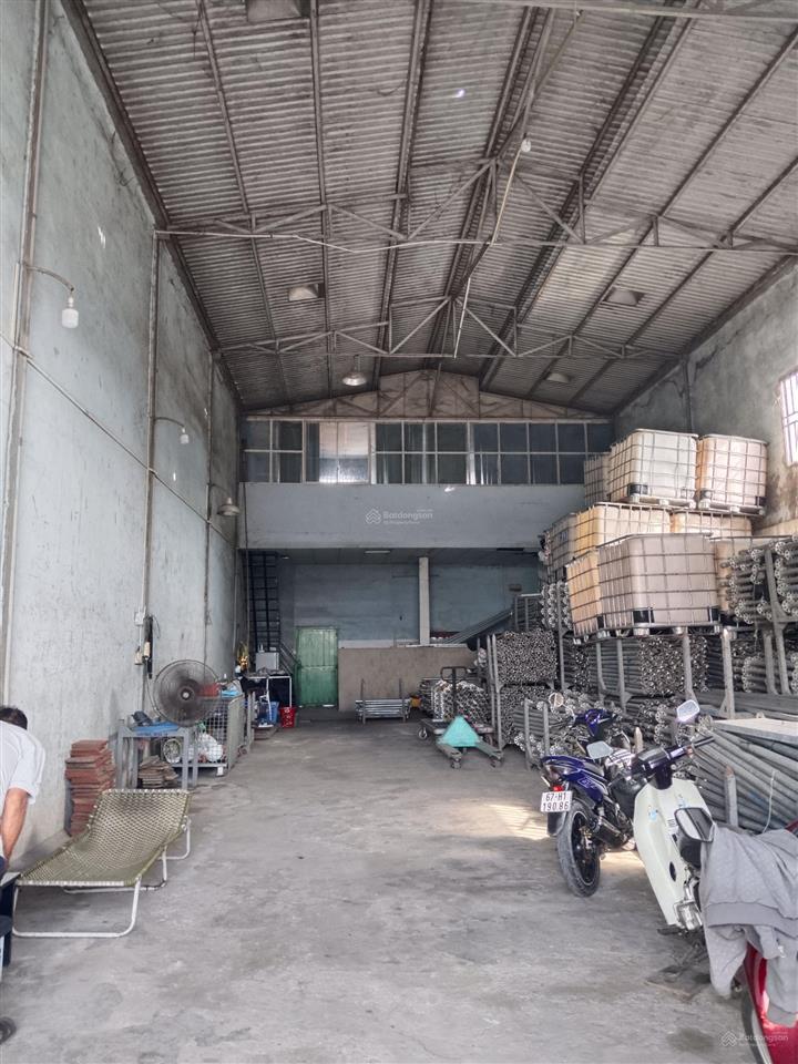 Cho thuê nhà xưởng mt đường dương công khi, tân hiệp hóc môn, dt 280m2, giá 19tr/tháng