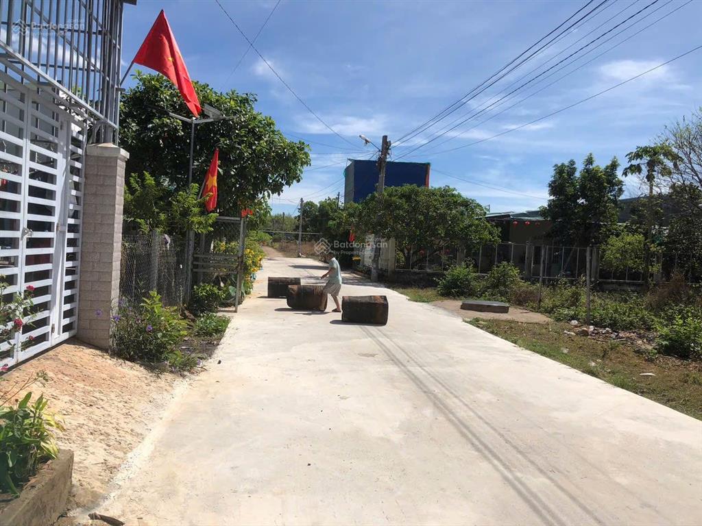 Bán đất khu dân cư phương đông đường phạm ngọc thạch đồng xoài dt107m2 shr 0918 551 ***