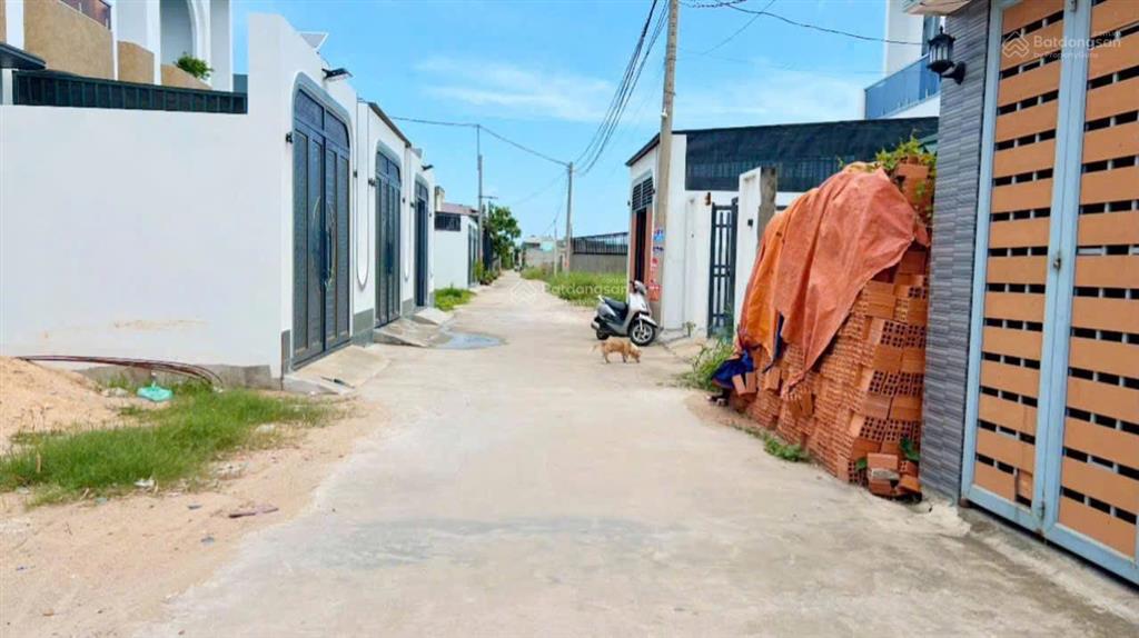 Bán đất đức hòa cách tỉnh lộ 10 vào 500m dt 110m2 sổ hồng riêng giá 1 tỷ 150 triệu  0918 551 ***