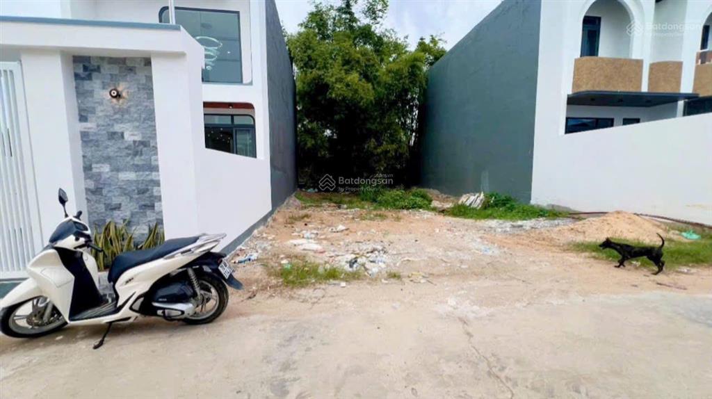 Bán đất đức hòa cách tỉnh lộ 10 vào 500m dt 110m2 sổ hồng riêng giá 1 tỷ 150 triệu  0918 551 ***