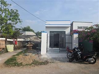 Bán nhà mặt tiền nguyễn quang đại thuộc phường 5 , tp tân an  diện tích  4 x 20m2 .