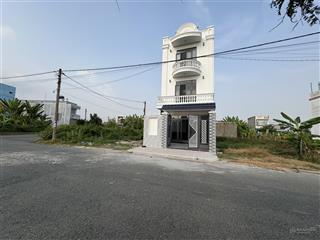 Bán căn nhà 1 trệt 2 lầu mặt tiền đường số 6 thuộc kdc bình tâm , tp tân an diện tích  5.5 x 15m2