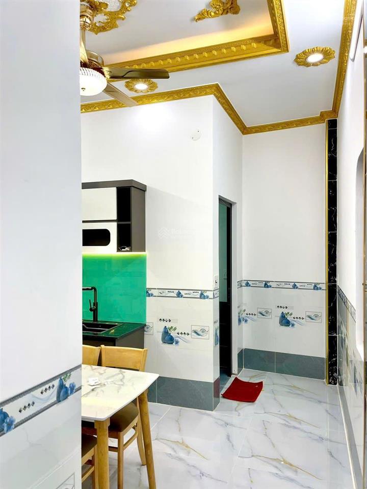 Bán nhanh nhà 1 trệt 1 lầu mới hoàn thiện, khu dân cư đông đúc, đủ tiện ích, hoàn công đầy đủ