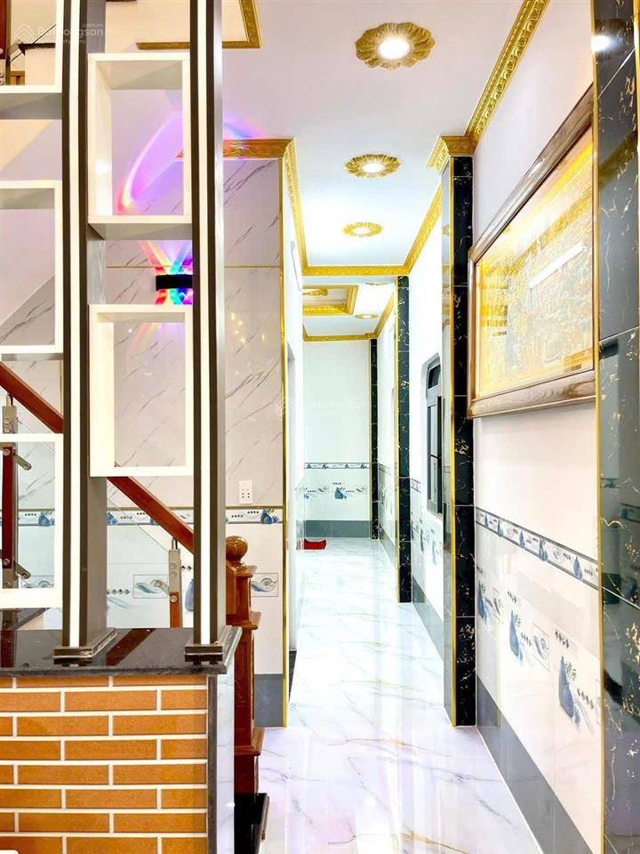Bán nhanh nhà 1 trệt 1 lầu mới hoàn thiện, khu dân cư đông đúc, đủ tiện ích, hoàn công đầy đủ
