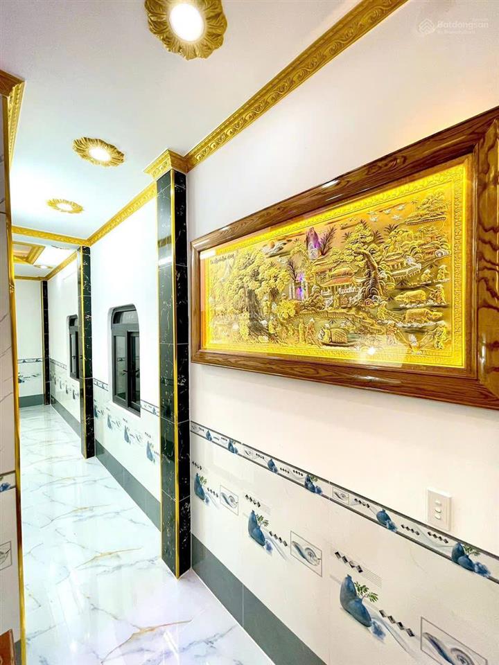 Bán nhanh nhà 1 trệt 1 lầu mới hoàn thiện, khu dân cư đông đúc, đủ tiện ích, hoàn công đầy đủ