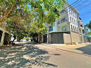 Bán nhà 4 tầng  4pn 5wc  đường 7m  khu đồng bộ dân trí  ngay coopmart bình triệu