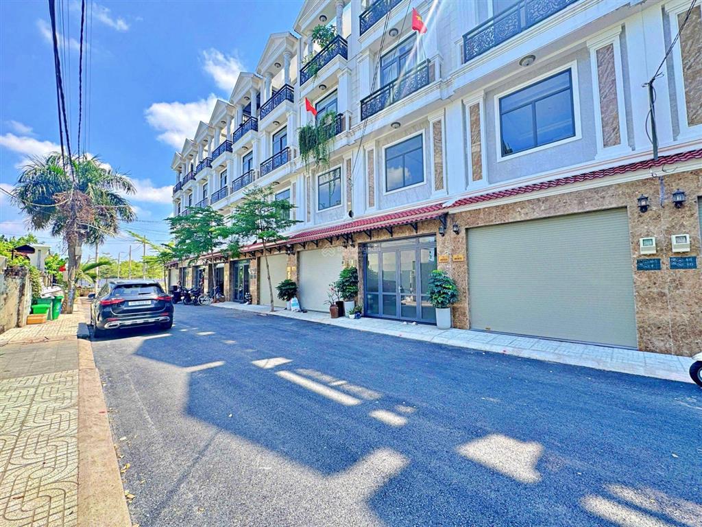 Nhà phố 4 tầng ven sông sài gòn  đường ô tô tránh nhau  cạnh vạn phúc city  đầu tư cực tốt
