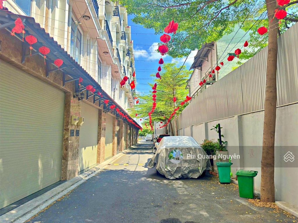 Chính chủ bán nhà 4 tầng  vị trí đẹp  gần sông sài gòn  vạn phúc city  đường ô tô thông thoáng