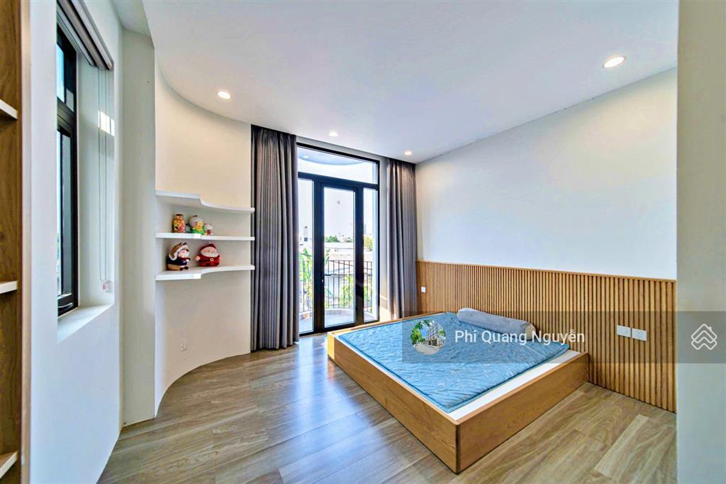 Biệt thự siêu đẹp 4 tầng dt 286m2(11x26) đường ô tô, giáp phạm văn đồng, cạnh gigamall