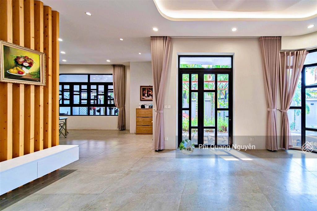 Biệt thự siêu đẹp 4 tầng dt 286m2(11x26) đường ô tô, giáp phạm văn đồng, cạnh gigamall