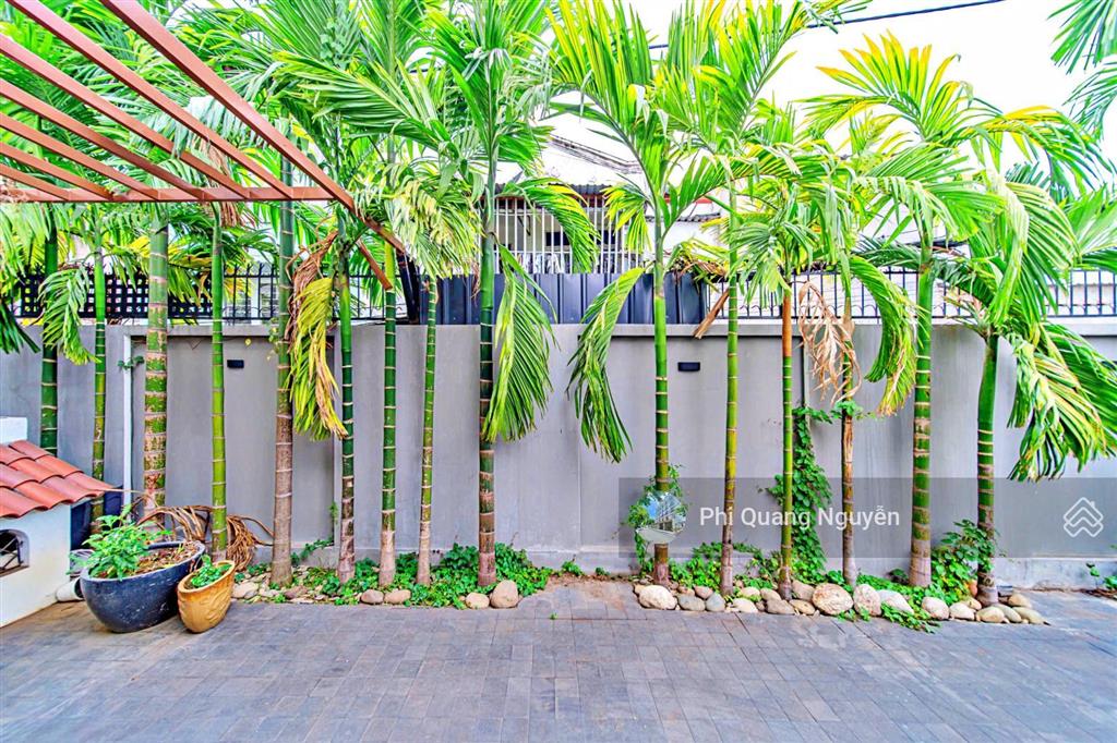 Biệt thự siêu đẹp 4 tầng dt 286m2(11x26) đường ô tô, giáp phạm văn đồng, cạnh gigamall