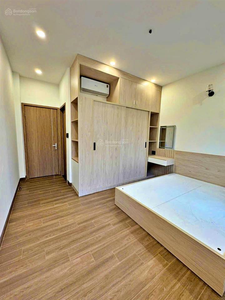 Cần bán nhà mặt tiền kinh doanh, ngay gần chợ hiệp bình, dt80m2 (4x20) đường 12m