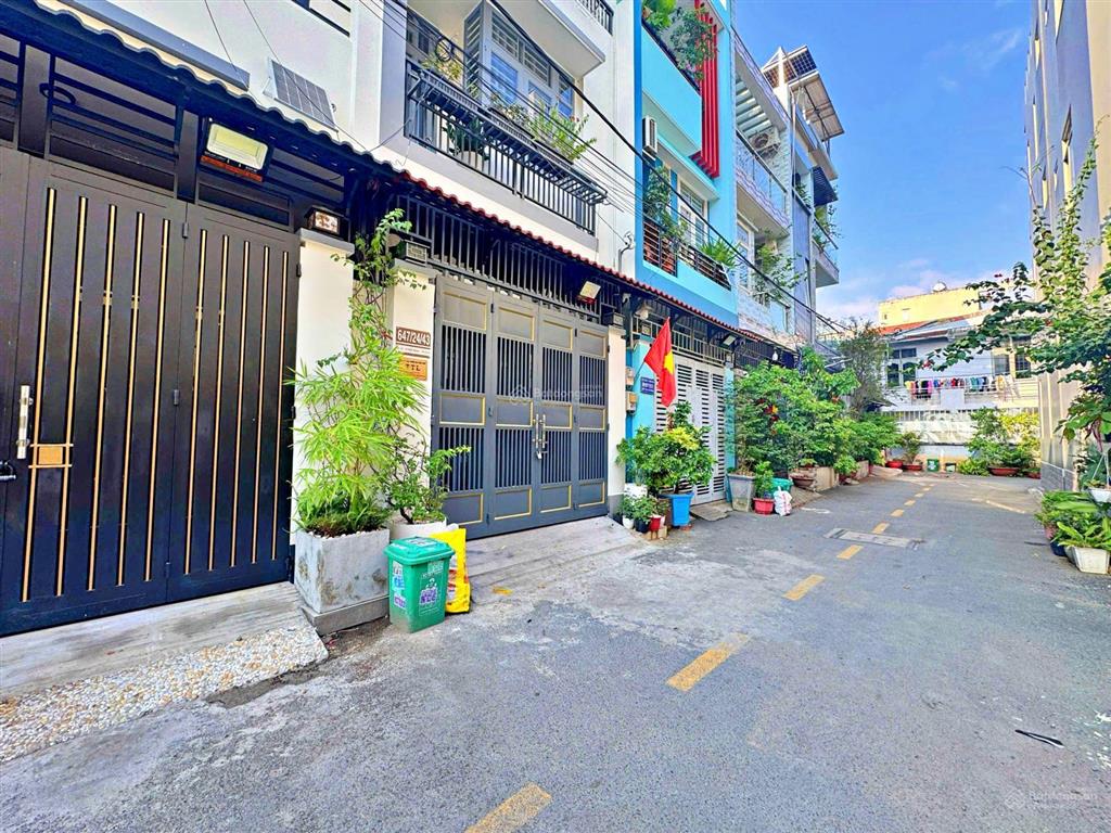 Cho thuê nhà mới 3 tầng, dt50m2, 3 phòng ngủ, 3 wc, có nội thất, khu đồng bộ an ninh  sạch đẹp