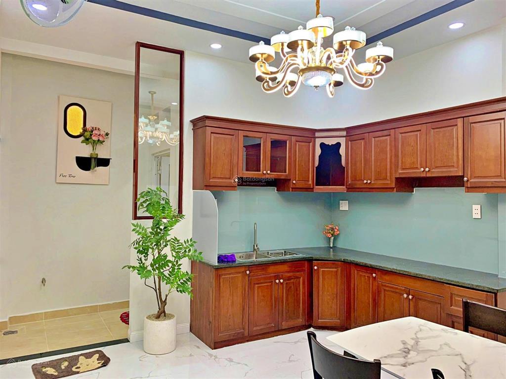 Cho thuê nhà mới 3 tầng, dt50m2, 3 phòng ngủ, 3 wc, có nội thất, khu đồng bộ an ninh  sạch đẹp