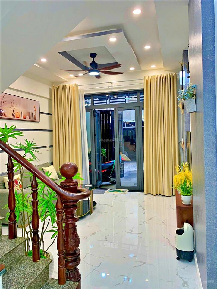 Cho thuê nhà mới 3 tầng, dt50m2, 3 phòng ngủ, 3 wc, có nội thất, khu đồng bộ an ninh  sạch đẹp