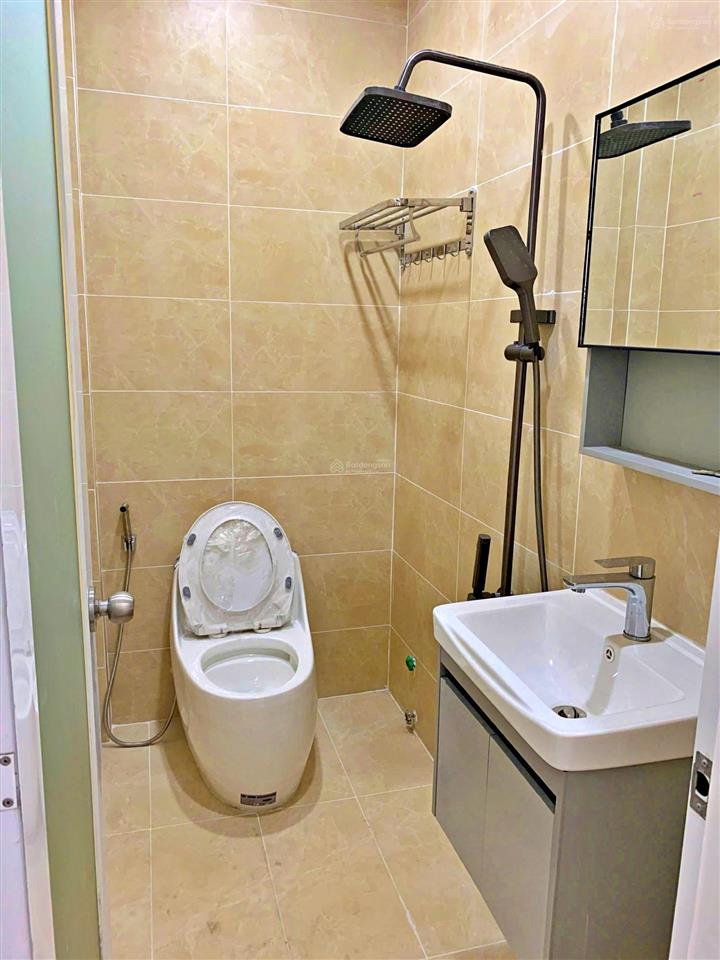 Cho thuê nhà mới 3 tầng, dt50m2, 3 phòng ngủ, 3 wc, có nội thất, khu đồng bộ an ninh  sạch đẹp