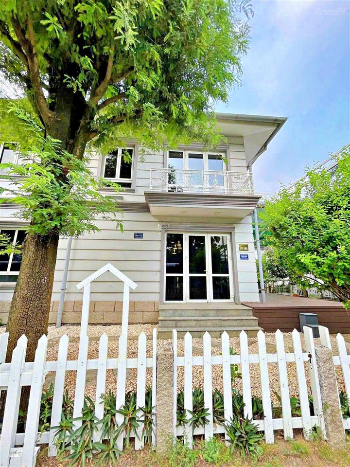 Cho thuê biệt thự vườn graden home sát vạn phúc  dt300m2 3 phòng ngủ, khu an ninh đáng sống