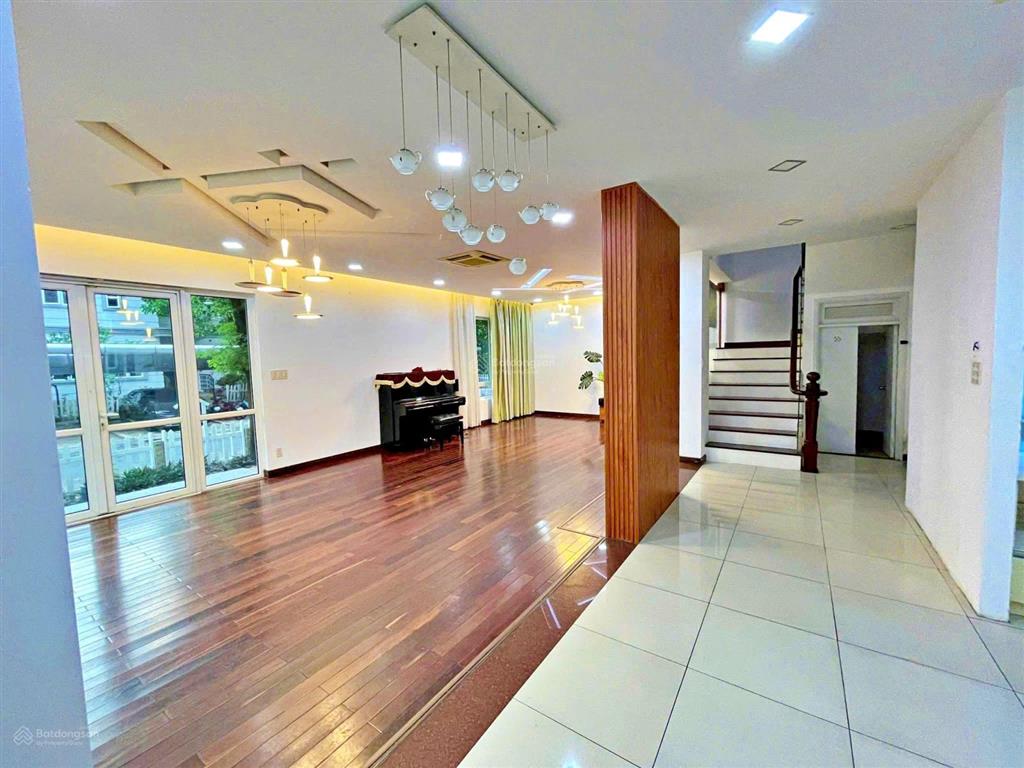 Cho thuê biệt thự vườn graden home sát vạn phúc  dt300m2 3 phòng ngủ, khu an ninh đáng sống