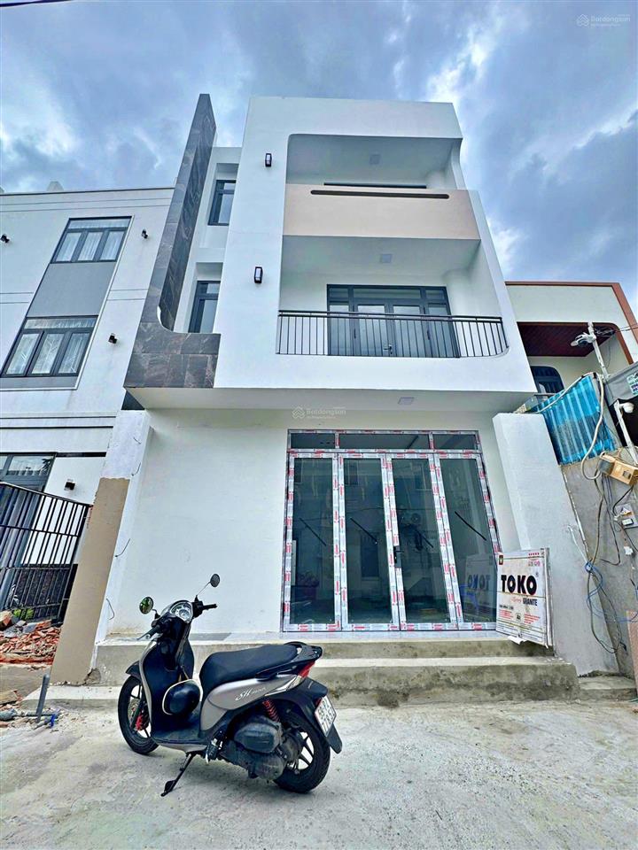 Bán nhà 4 tầng dt 102m2 (6,34x16)  hẻm ô tô  sổ hồng riêng  gần kdc hồng long  hiệp bình phước