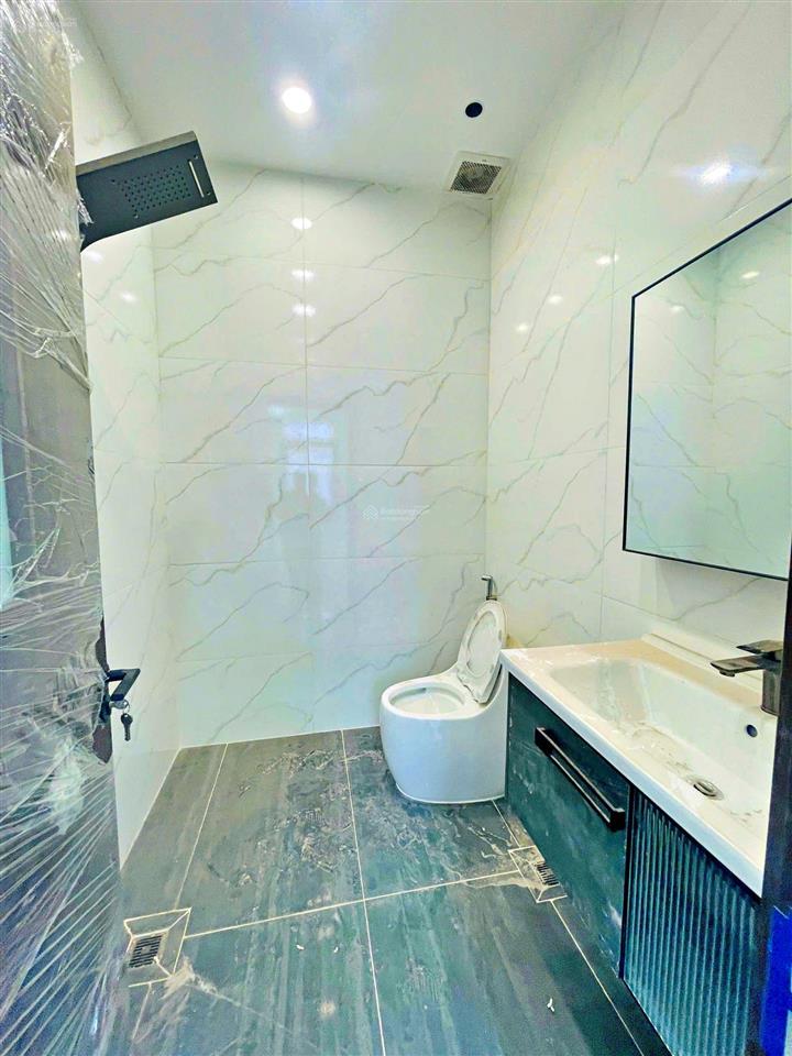 Bán nhà 4 tầng dt 102m2 (6,34x16)  hẻm ô tô  sổ hồng riêng  gần kdc hồng long  hiệp bình phước
