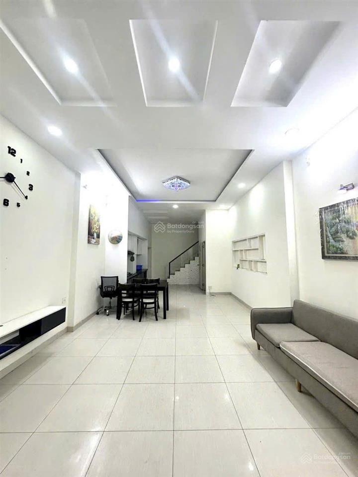Chính chủ gửi bán nhà 3 tầng  đường ô tô  khu dân trí  sạch đẹp  giáp kdc hồng long  hbp