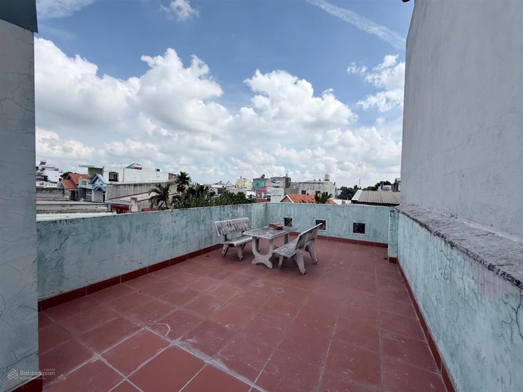 Bán nhà 2 tầng sát chợ hiệp bình, đường ô tô, dt 58,6m²  sổ hồng riêng, chỉ 6 tỷ 190
