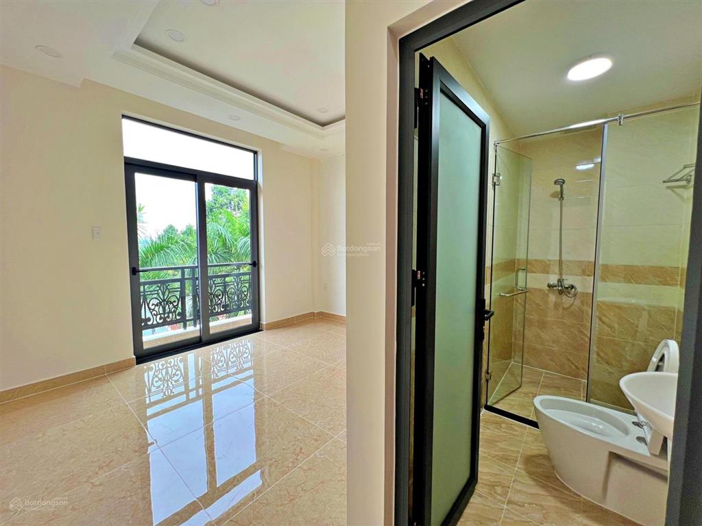 Giảm 600tr  nhà 4 tầng xây mới sát sông sài gòn  cạnh vạn phúc city  đường thông ô tô né nhau
