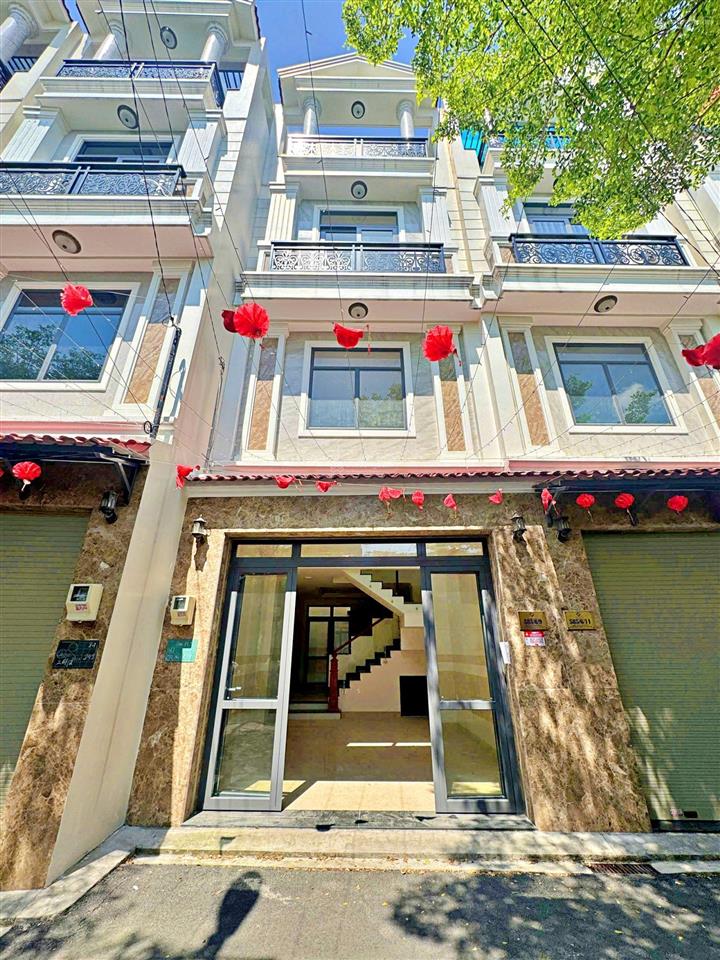 Giảm 600tr  nhà 4 tầng xây mới sát sông sài gòn  cạnh vạn phúc city  đường thông ô tô né nhau