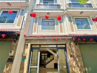 Giảm 600tr  nhà 4 tầng xây mới sát sông sài gòn  cạnh vạn phúc city  đường thông ô tô né nhau