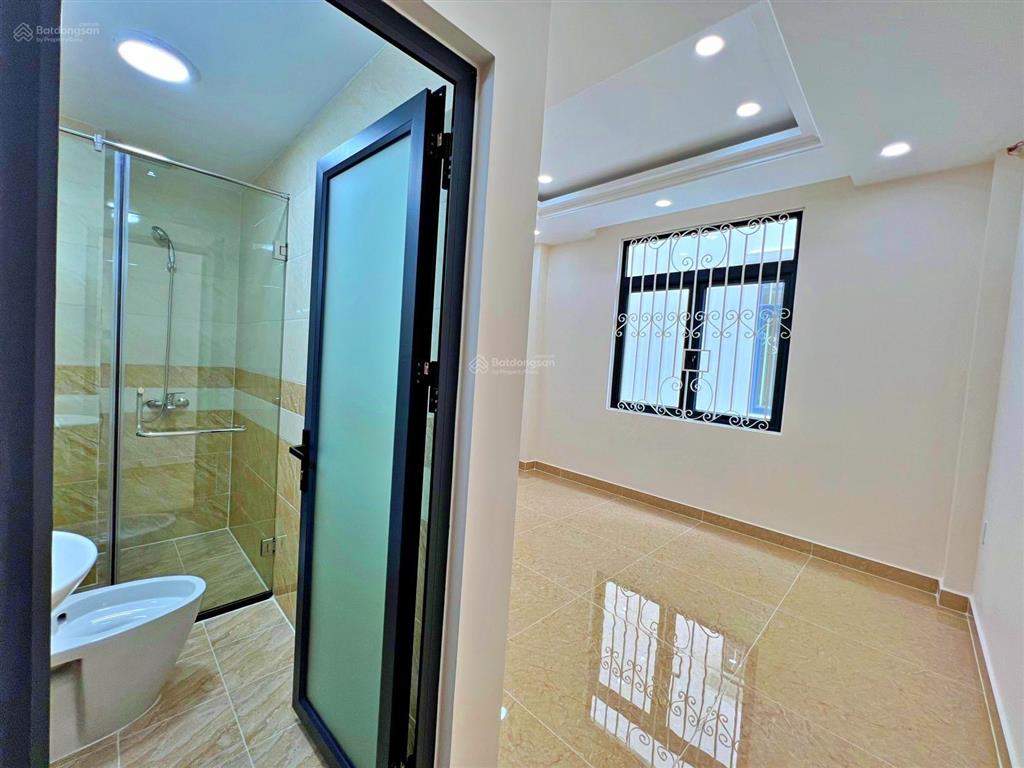 Giảm 600tr  nhà 4 tầng xây mới sát sông sài gòn  cạnh vạn phúc city  đường thông ô tô né nhau