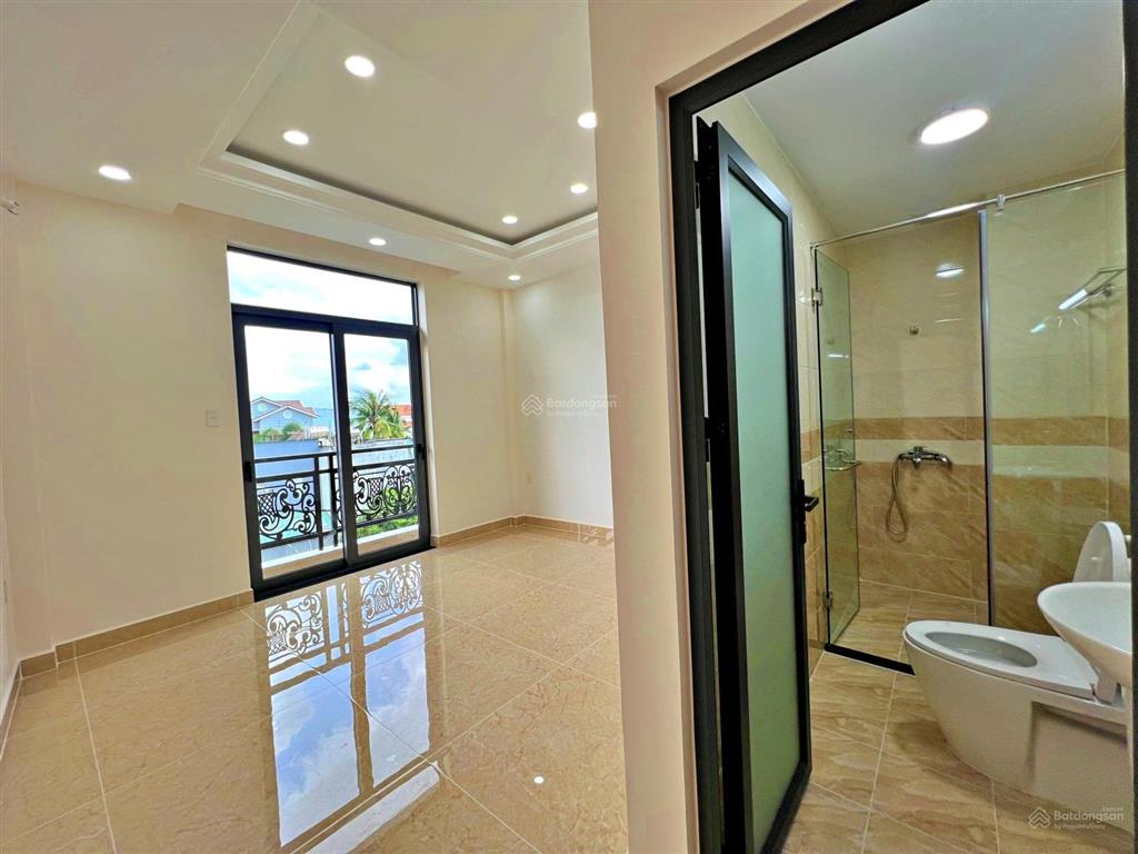 Chính chủ giảm 1 tỷ  nhà mới 4 tầng  đường ô tô thông  gần sông sài gòn cạnh vạn phúc