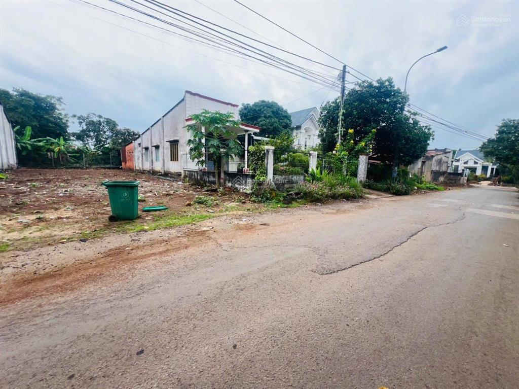 Bán đất nền dự án tại nhà nghỉ hoa hồng, giá thỏa thuận, 120m2, mặt tiền 5m